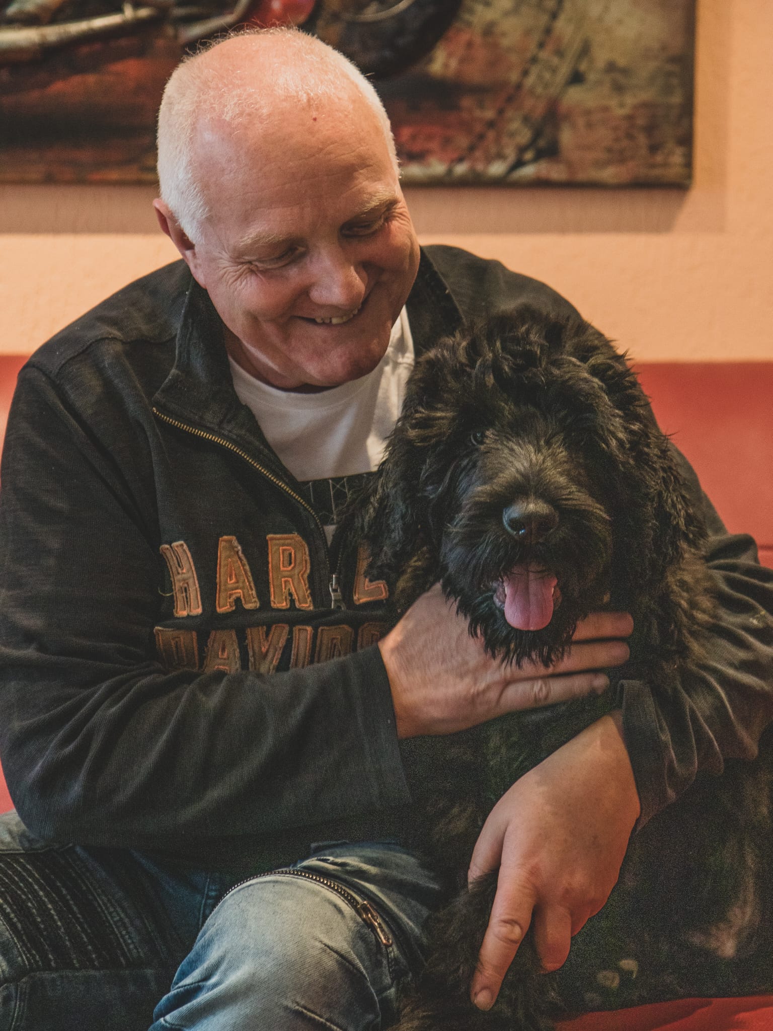 Daniel Tschopp Portrait mit Hund